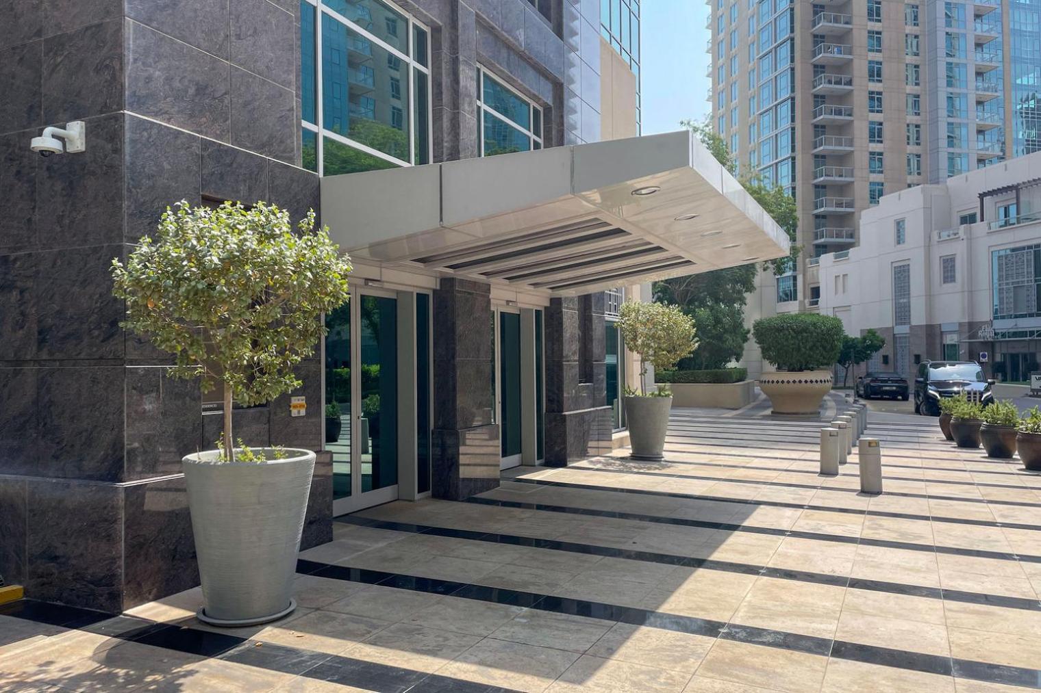 Blueground Downtown B Khalifa View Pool Dxb-645 Apartment